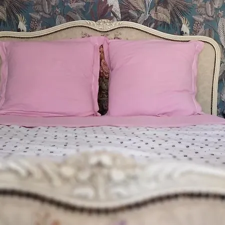 Auprès Du Château 2 3*