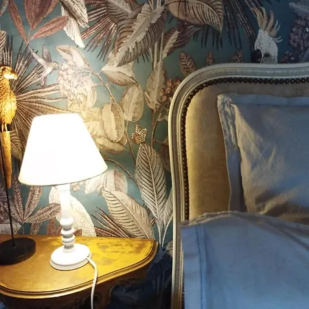 Aupres Du Chateau 2 3*