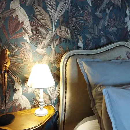 Aupres Du Chateau 2 לינה וארוחת בוקר 3*