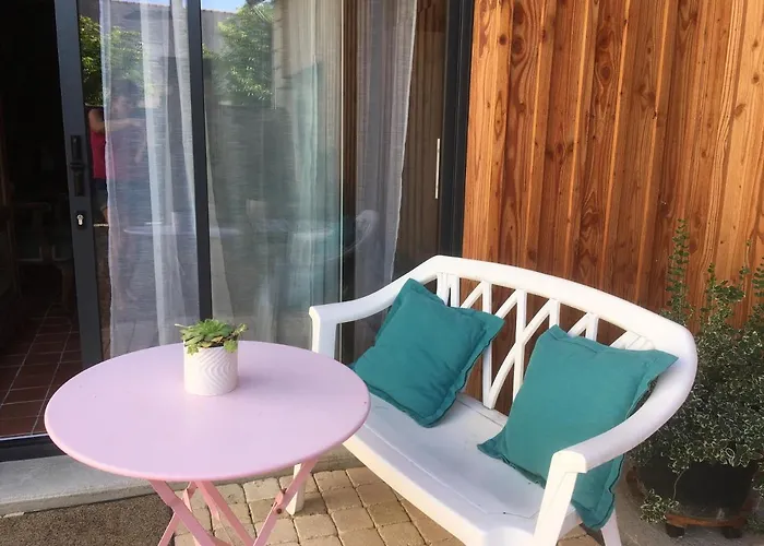 Aupres Du Chateau 2 Breze